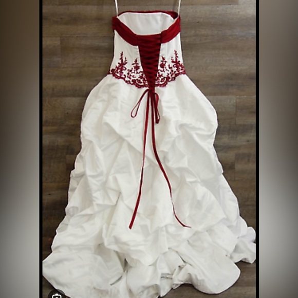 Size 20 NWT wedding dress - Picture 1 of 5